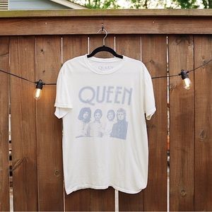 Urban Outfitters QUEEN T-Shirt